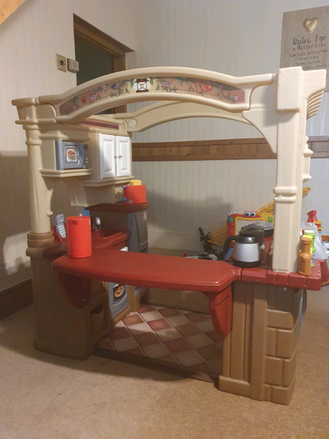 step2 grand grillin walk in kitchen